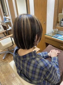 エクリ 麻布十番(equri) デザインカラー あごラインボブ