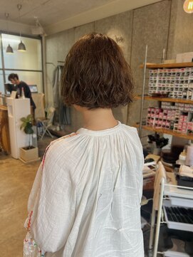 リンネ(Lin'ne) 緩めウェーブのボブパーマ