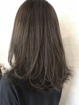 ヒッピーヘアー(Hippie Hair)&nbsp;ハイライト入りチャコールグレージュ