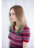 ふわっとカールで立体感を♪個性的グラデーションstyle
