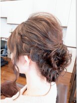 サムソンアンドデリラジェイエル(SAMSON&DELILA JL)&nbsp;編み込み＆ふんわりダウンヘアセット