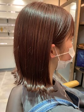 ナンバー エアロ 横浜(N° +aero) 濡れ髪 切りっぱなし くすみピンク セミウェットウェーブ