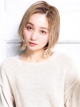 クラッチ トリートメント アンド ヘッドスパ 江坂(CLUTCH) 大人可愛い小顔美髪ハイトーンカラーミディアムベージュ A2