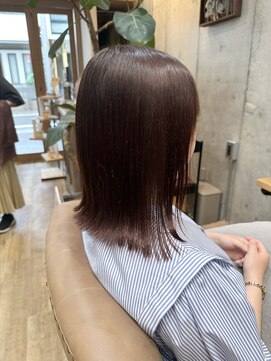 トット(tot.) 肩につくくらいの外ハネボブ