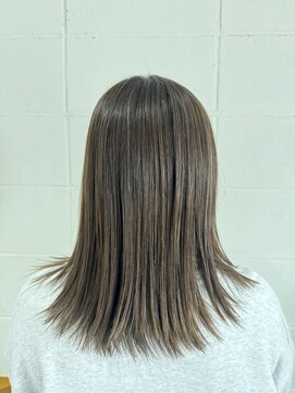 ヘアーデザインディアー(hair design Dear～) ランダムハイライト、ローレイヤーカット