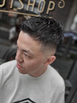 フォーコーナーズ(Four Corners) フェードショート