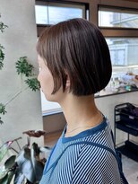 イェル(ELL.) 眉上バングのミニマムな大人マチルダボブ