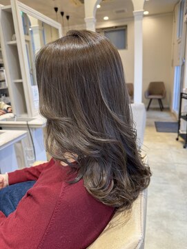 エイミーバイアフロートザガーデン 浦和店(amie by afloat the garden) 柔らかハニーベージュ