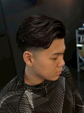 キングスマントーキョー 府中店(KINGSMAN TOKYO) アップバング / ツーブロック / スキンフェード 【府中】