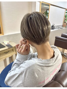 インビテーション(invitation) ブリーチカラー　サンドベージュ