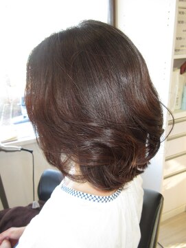 コア フィール ア デイ(COIFFURE A DAY) 《見附 今町M3D》ランダムパーマでアンニュイ感を