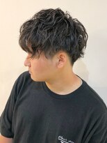 キアラ(Kchiara) 緩スパイラル/刈り上げ/前下がりマッシュ