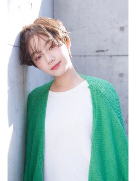 メーヴェ(Mowen) mowen 南堀江 くびれショート×ミルクティーベージュ×外国人風