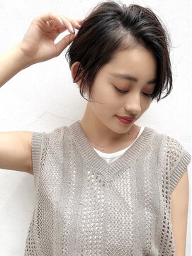 ローハ(Lowha) アンニュイな色気が漂う大人ショート