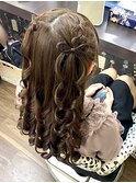 推し活は人気ヘアセット♪『編み込みツインハーフアップリボン』