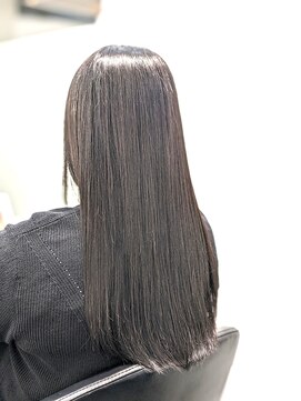 イレス 札幌駅前(IRESU) ミディアムヘア/斜めバング/グレージュカラー/シルキーベージュ