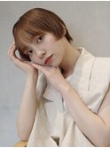 顔周りレイヤーカットくびれヘアミルクティーベージュカラー