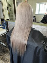 ロール(ROLL)&nbsp;ハイトーン／ホワイトカラー/ブリーチ2回/福岡大名