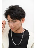 メガネが似合うフェザーパーマ リムレスメガネ