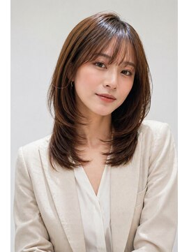 エマ(emma) 大人艶レイヤー×くびれミディ
