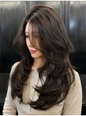 前髪なし海外風レイヤーカット×透明感グレージュ