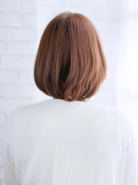ヘアメイク ナル(hair make nalu) ショートバングの内巻きショートボブ