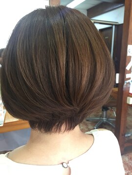 ヤソ(yaso) 前下がりボブ