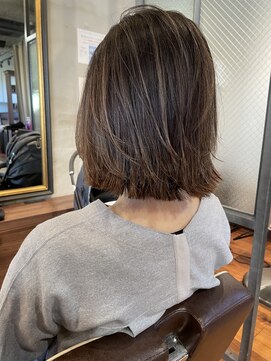 リバレッジ 広尾(Leverage) 大人ハイライトカジュアルボブ【広尾・恵比寿】担当　濱口