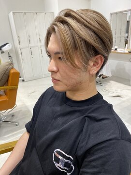 ネイロ 錦糸町(NeiRo) ツーブロックセンターパート刈り上げハイライトカラーグレージュ