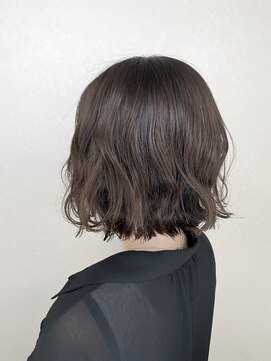 メイ 池袋(mei) ぱつっとボブ/波巻き/チョコレートブラウン