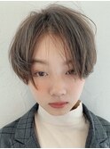 顔周りレイヤーカットグレージュカラーくびれボブショートカット