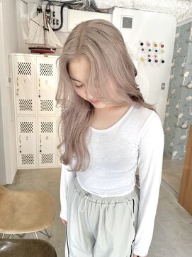 スリー(three) white milk tea  color