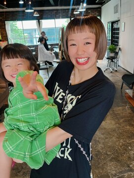 フェム(5) ミニボブ(お母さん!)