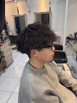 アイズ 海老名(AIZU)&nbsp;波巻きパーマ　ツイストスパイラル　波巻きスパイラル　刈り上げ