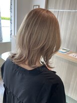 ラヴィエール(LAVIERE by R-EVOLUT)&nbsp;ミディアムレイヤー/ウルフカット/ハイトーン【柏・柏駅】