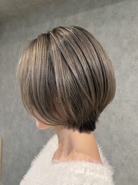 ルアナオオサカ(Luana osaka) ショートボブ