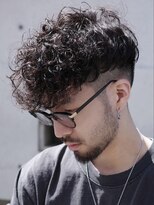 フィフス 大分(fifth)&nbsp;大分外国人風スペインカールメンズパーマ刈り上げフリンジカット