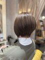 リープアルケー ヘアアンドヘッドスパ 錦糸町北口店(leap arche Hair&head spa) 透け感のあるハイトーンカラーの前下がりショートボブスタイル