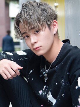 men's salon Gaudi 西宮北口店【メンズサロン ガウディ】【4月3日OPEN(予定)】 グレージュ×センターパート