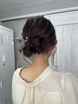 クローブ(CLOVE)&nbsp;お団子ヘアアレンジ