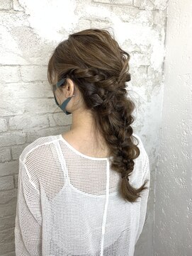 プライズ アイリス 池袋東口店(prize Iris) 編みおろしアレンジヘアメイク10代20代人気