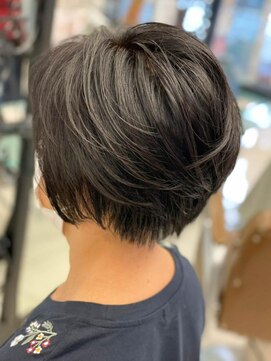 ミーティア バイ クアトロ(Meteor By QUATRO) すっきりショートボブ☆