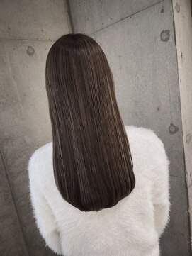 リビンバイアフロート(Livin by afloat) ロング　ハイライト　ミルクティーグレージュ　おおたかの森