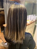 コハク(COHAQ BEAUTY AND RESORT)&nbsp;裾カラー×ハイライト