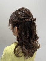 アンベリールフルー(EMBELLIR fleur) ナチュラルハーフアップねじり編み込みウェーブ巻きヘア
