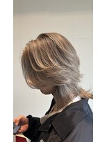ヘアサロン エン(hair salon en.) 赤みが気になる方へ◎透明感抜群のホワイトブロンド