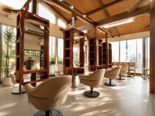 アリュール(ALLURE)の雰囲気(「自然光が差し込む、落ち着いた店内」)