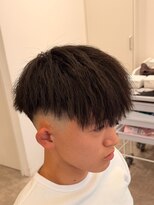 ルースト 心斎橋店(ROOST)&nbsp;刈り上げセンターパート/波巻きツイストスパイラル/心斎橋