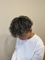 クロウ 豊川(CROW)&nbsp;波巻きパーマ×金メッシュシャドウパーマ豊川パーマ