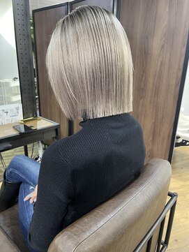 アルカナ 明治神宮前原宿(ARCANA) ホワイトベージュ　切りっぱなしボブ　バレイヤージュ